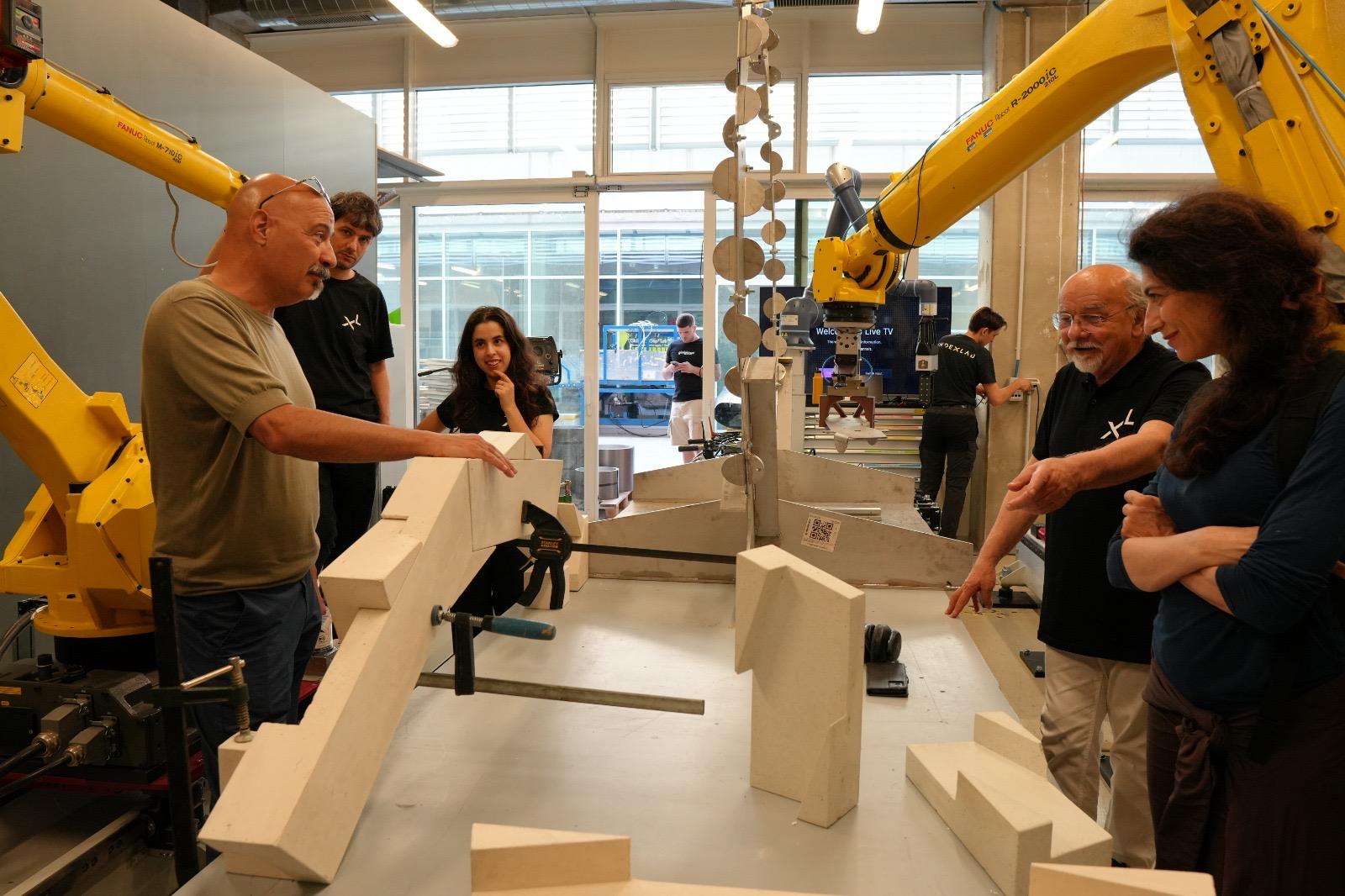 Prima sperimentazione Robotomy presso laboratorio INDEXLAB Lecco Polimi. Primo da sx prof. Giuseppe Fallcara